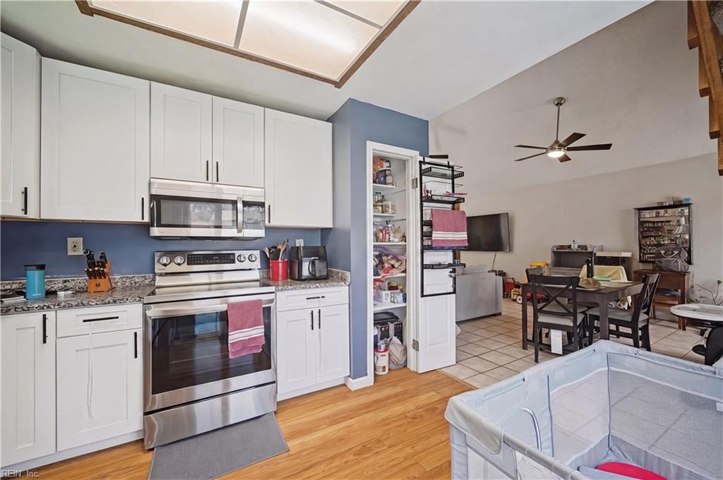 827 Chimney Hill Pw Property Photo 9