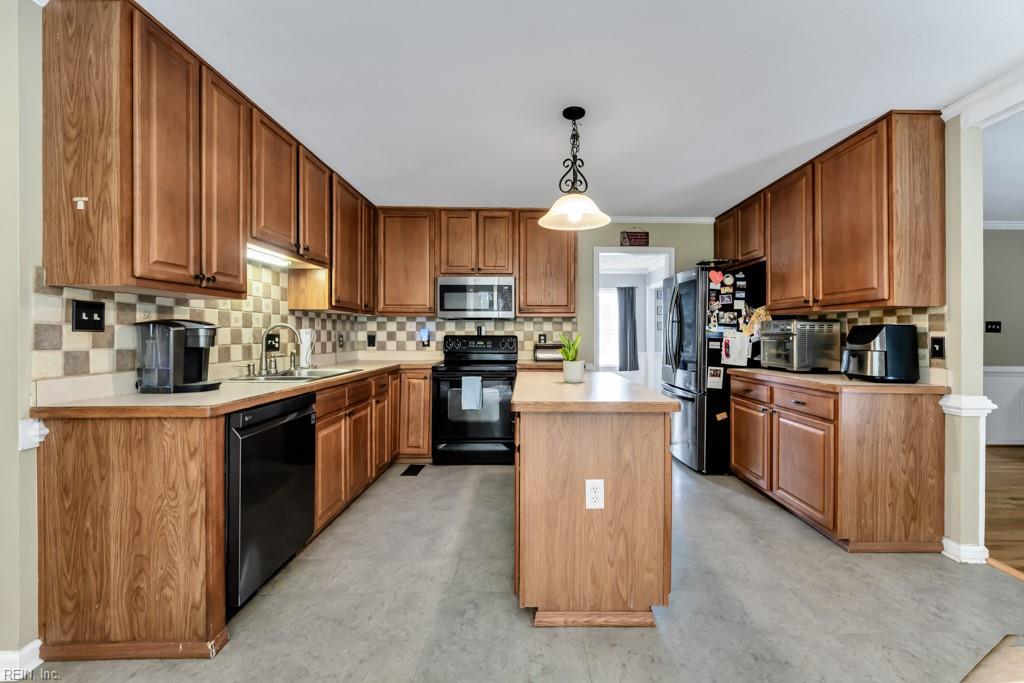 963 Speight Lyons Loop Property Photo 4