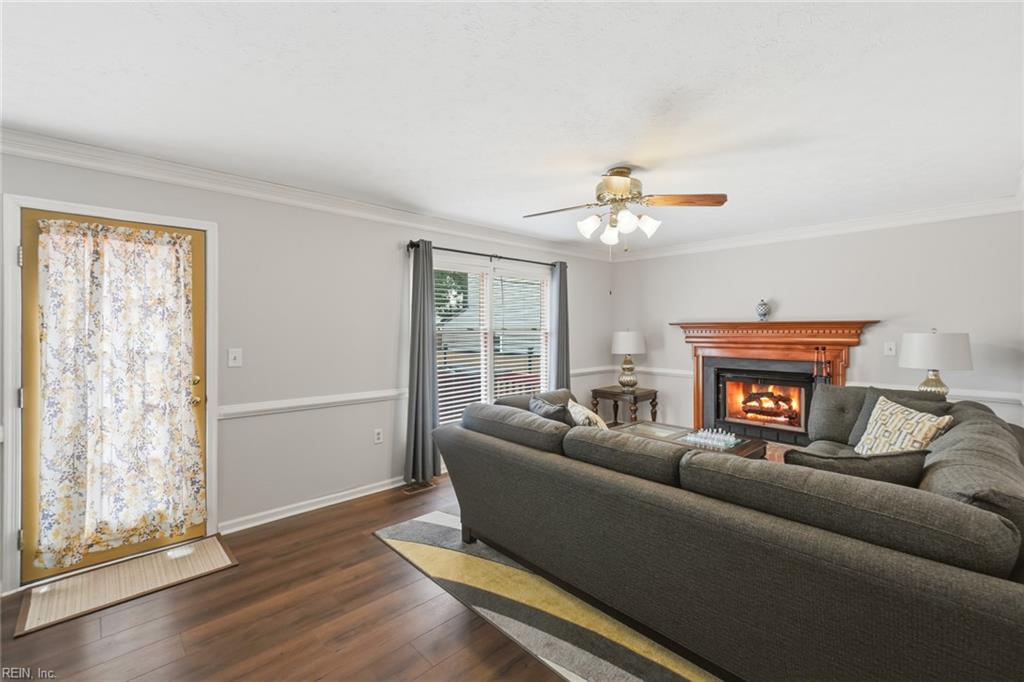 932 Elton Hall Cir Property Photo 5
