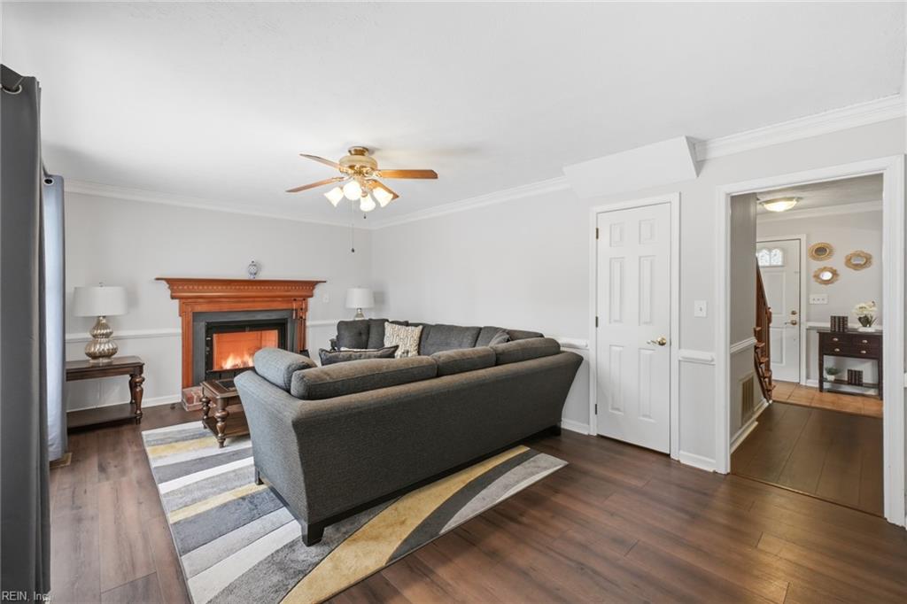 932 Elton Hall Cir Property Photo 6