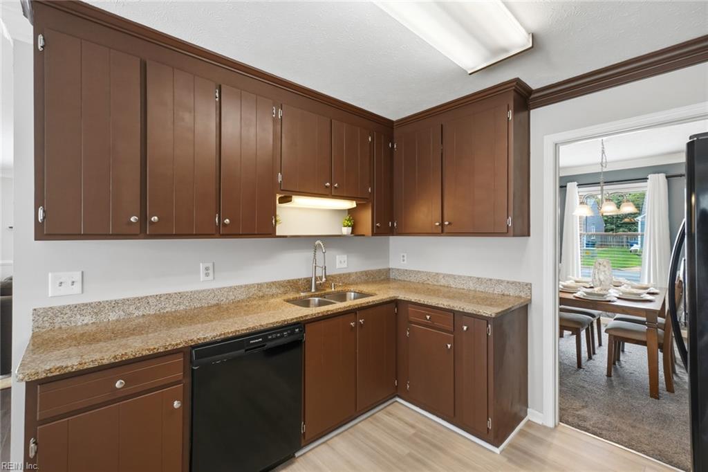 932 Elton Hall Cir Property Photo 11