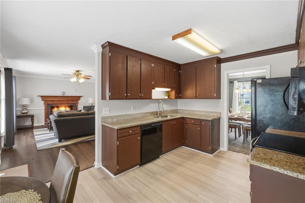 932 Elton Hall Cir Property Photo 12