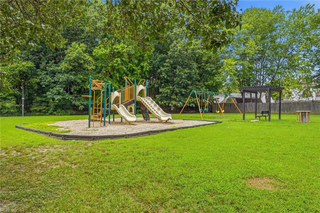 932 Elton Hall Cir Property Photo 37