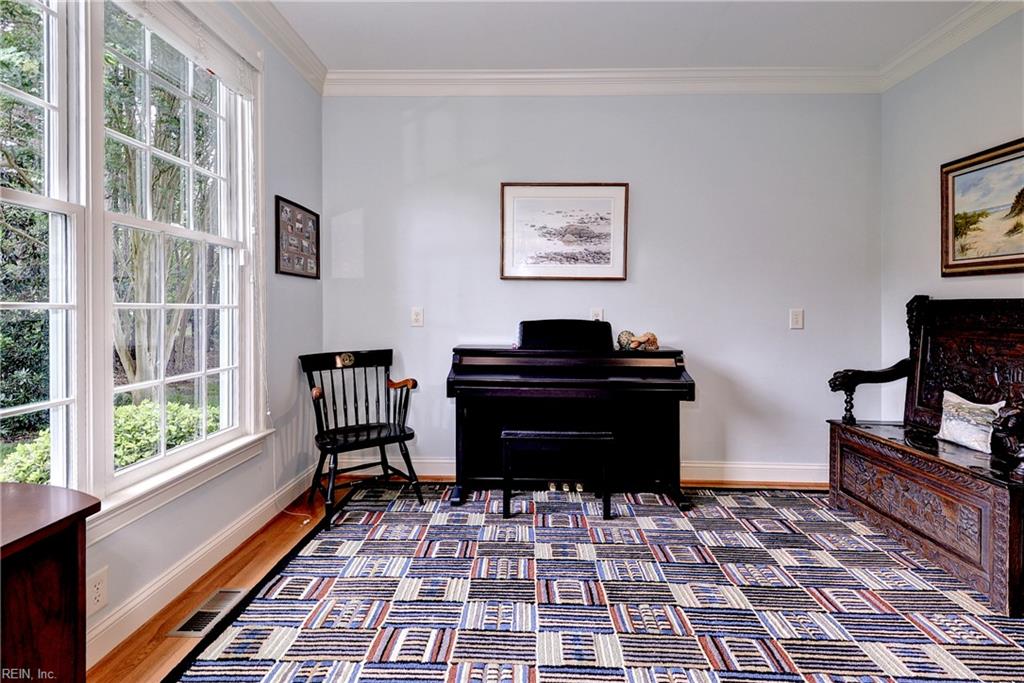 105 Portland Property Photo 19