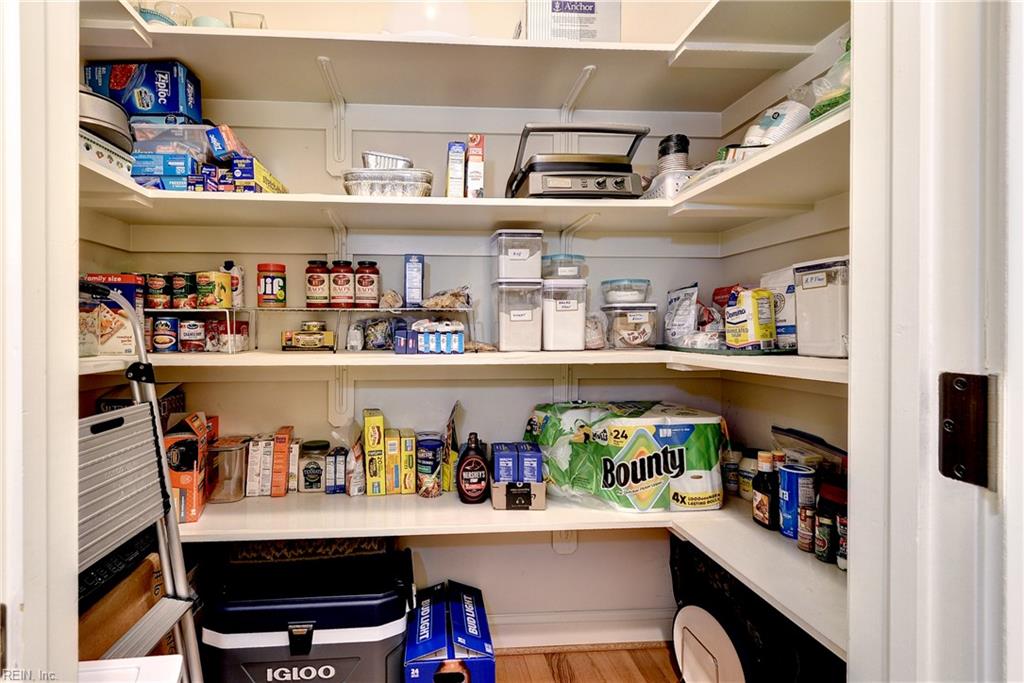 105 Portland Property Photo 22