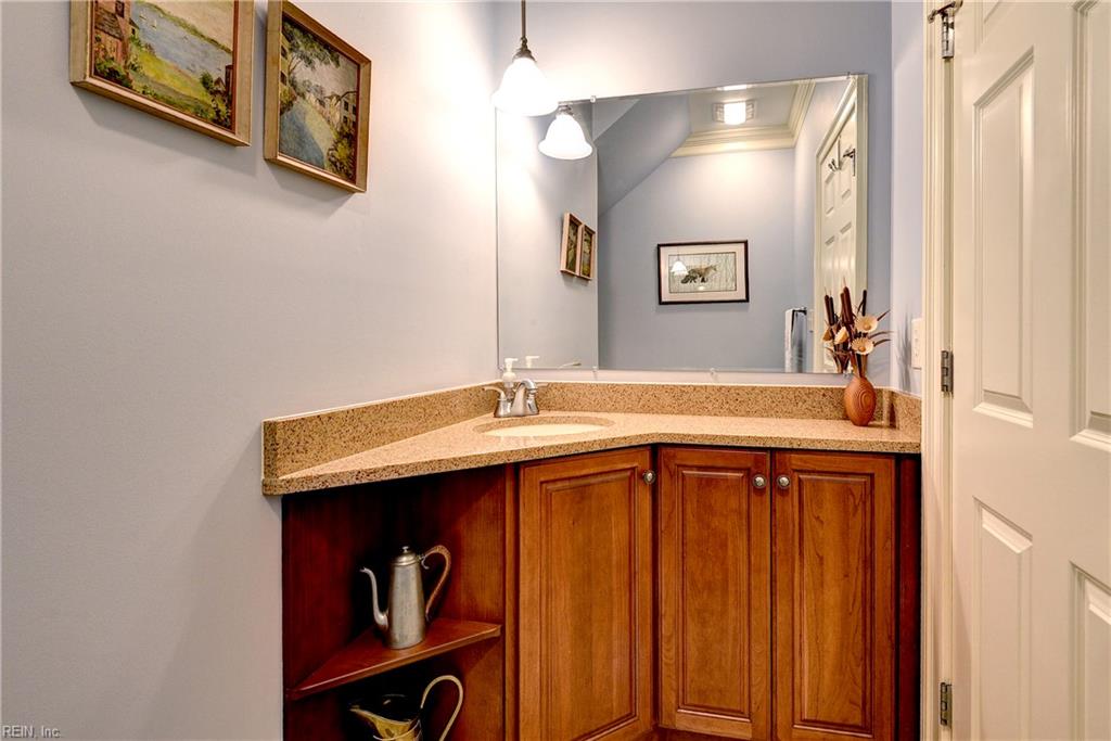 105 Portland Property Photo 23