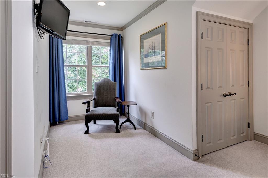 105 Portland Property Photo 33