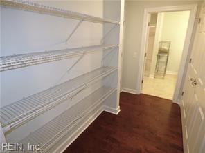 1016 Thoroughgood Way Property Photo 8
