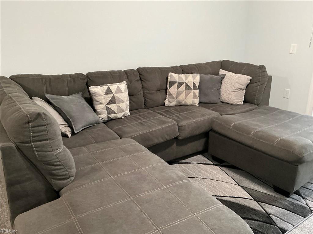 1016 Thoroughgood Way Property Photo 13