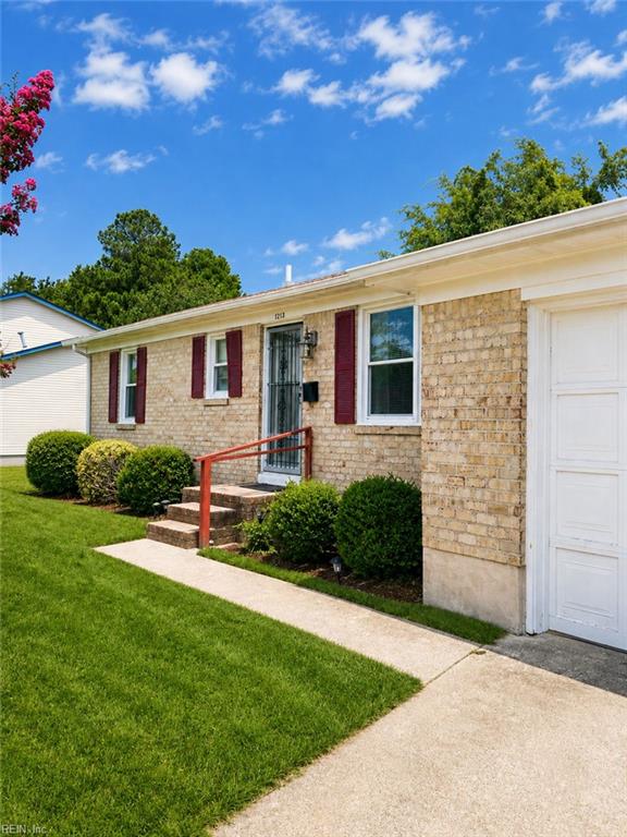 1213 Lakeview Ct Property Photo 2