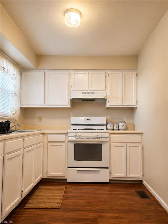 1213 Lakeview Ct Property Photo 6