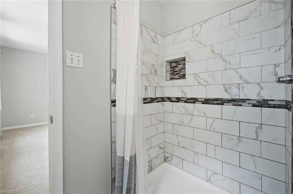740 Yorkshire Dr Property Photo 16