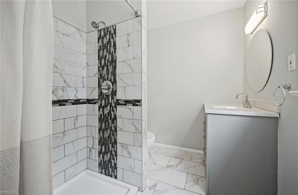 740 Yorkshire Dr Property Photo 17