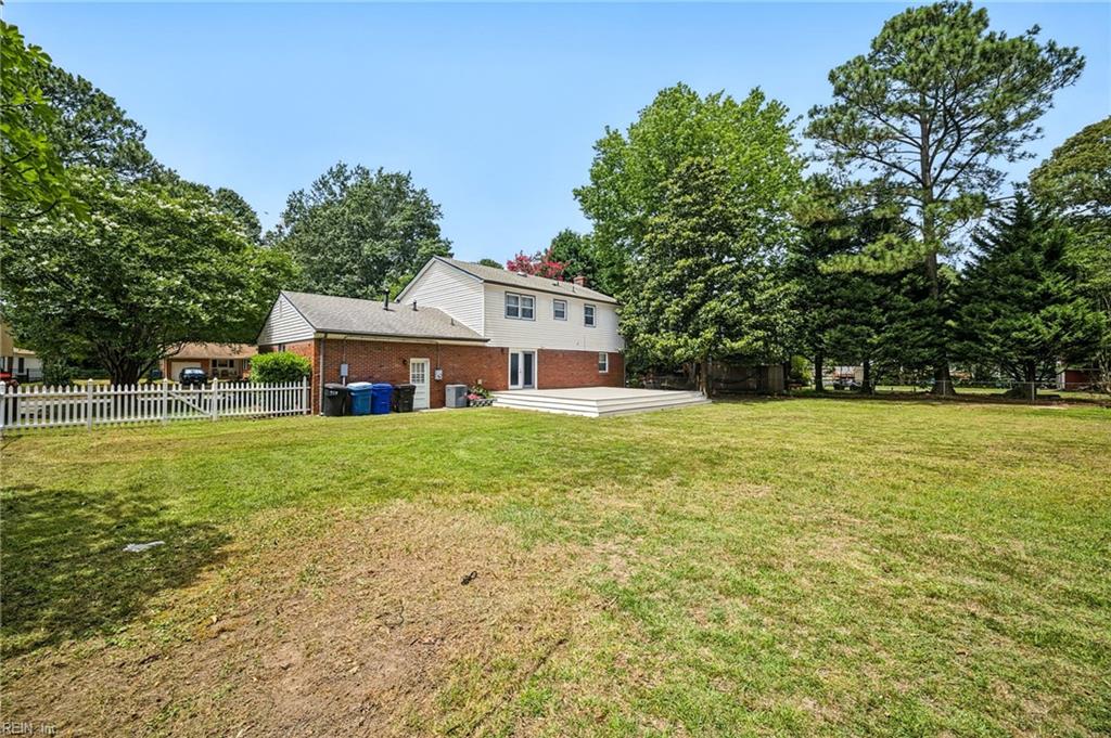 740 Yorkshire Dr Property Photo 31
