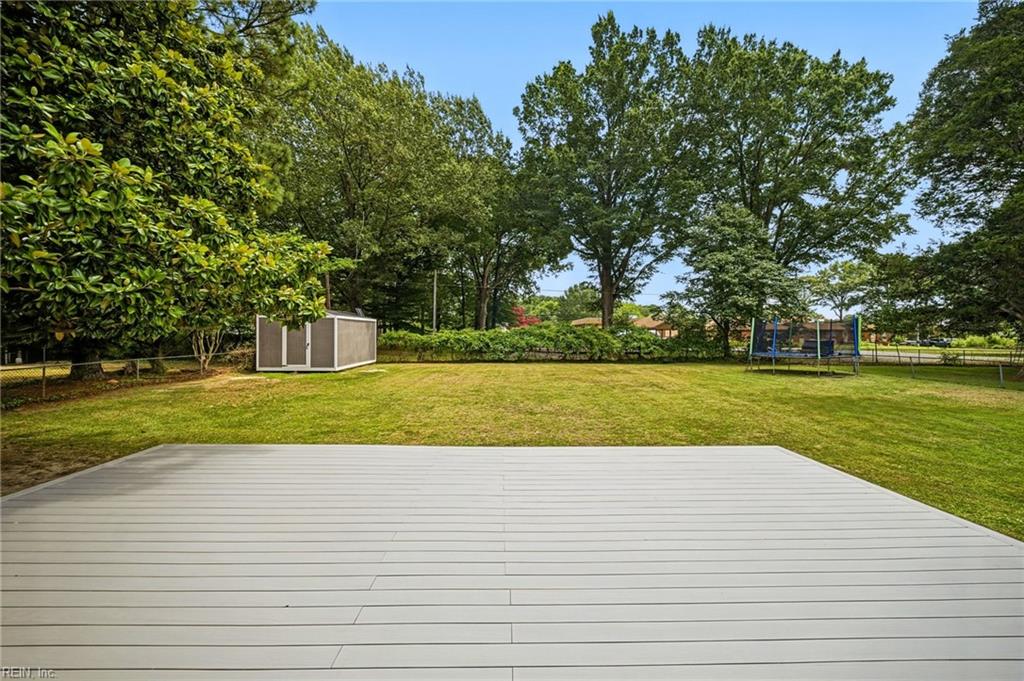 740 Yorkshire Dr Property Photo 33