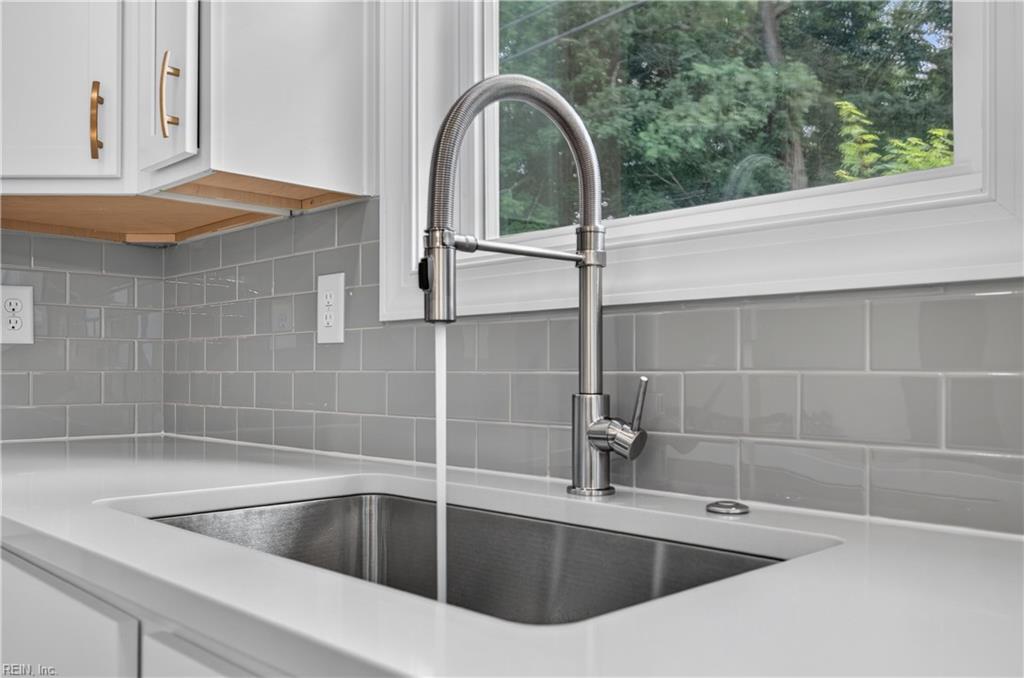 1356 Narrow Way Property Photo 11