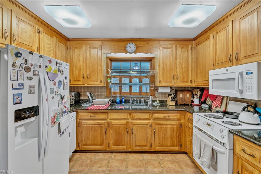 187 Corinthia Dr Property Photo 26