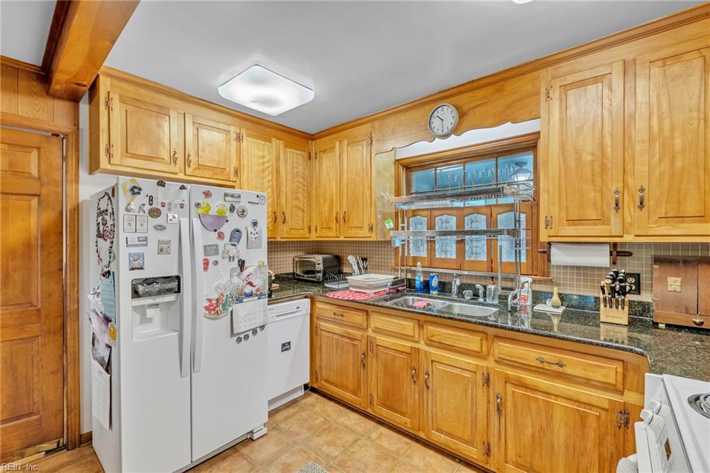 187 Corinthia Dr Property Photo 27