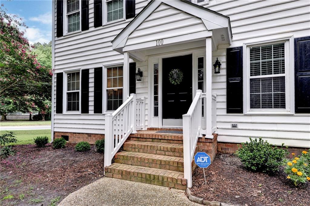 100 E Wedgwood Dr Property Photo 3
