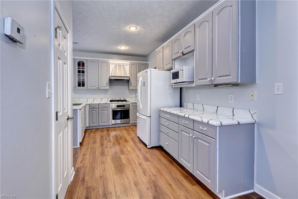 100 E Wedgwood Dr Property Photo 12