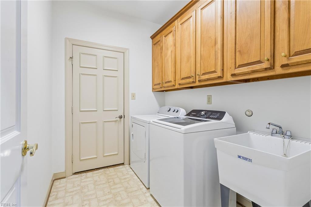 135 Kingspoint Dr Property Photo 33