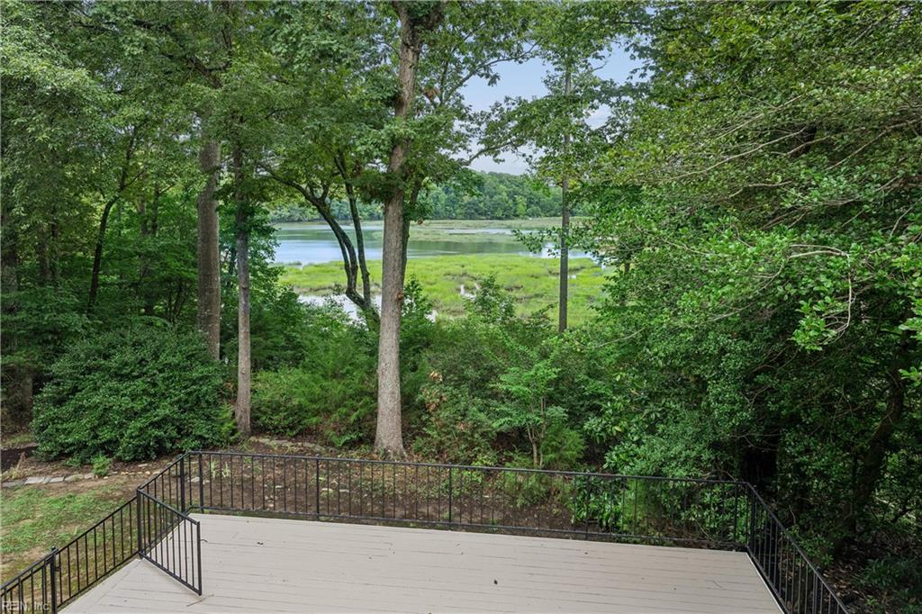 135 Kingspoint Dr Property Photo 48