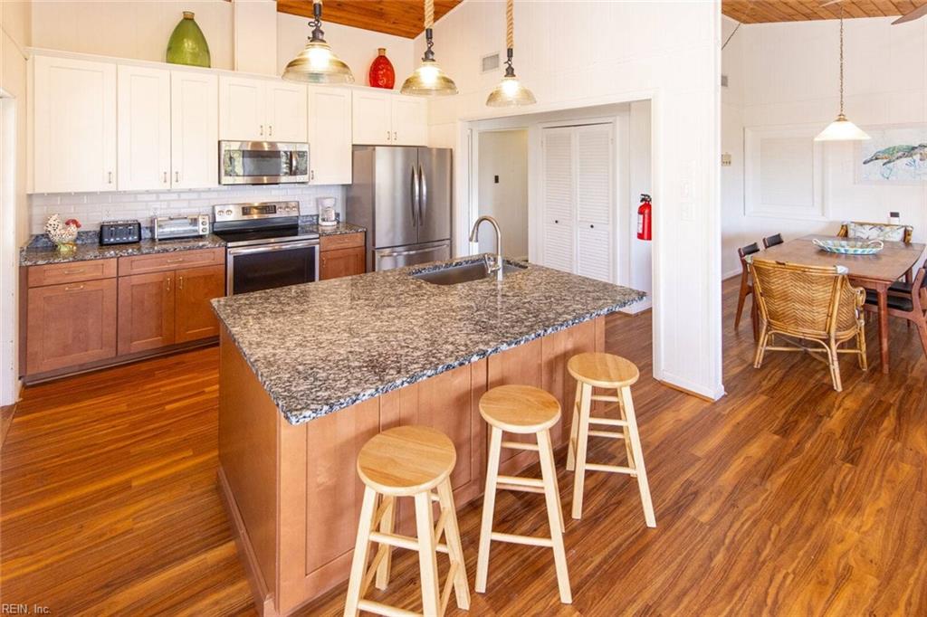 2305 Sandfiddler Rd Property Photo 6
