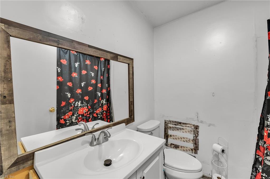 706 Forbes St Property Photo 5