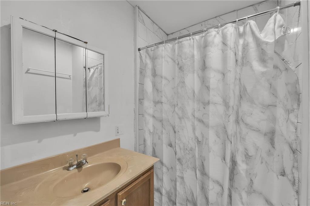 706 Forbes St Property Photo 9