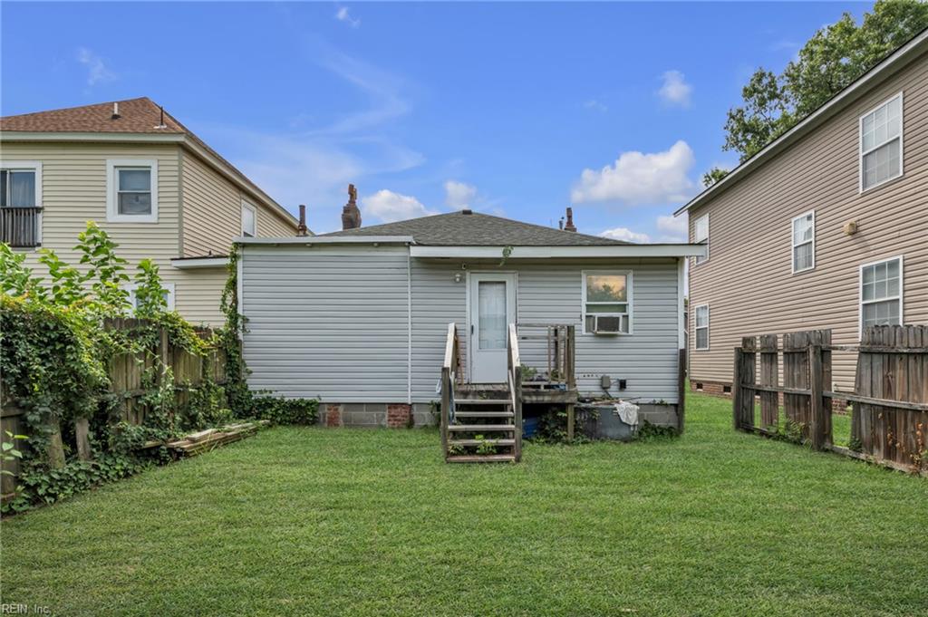 706 Forbes St Property Photo 13
