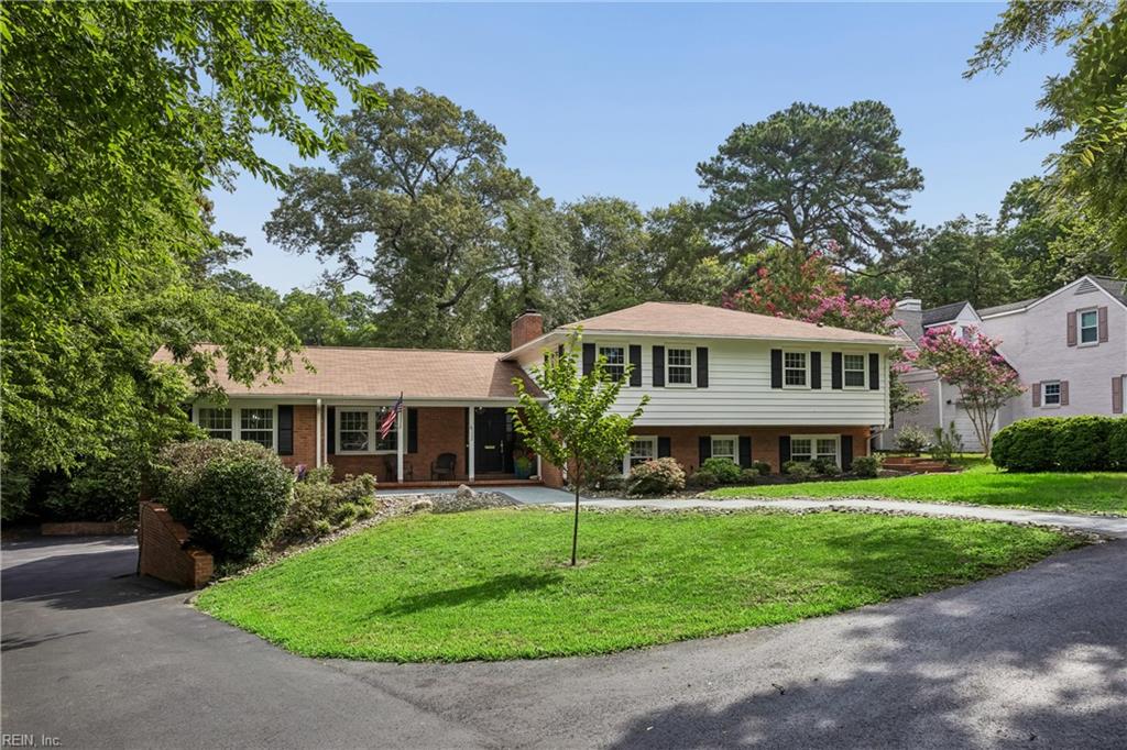 1202 Riverside Dr Property Photo 3