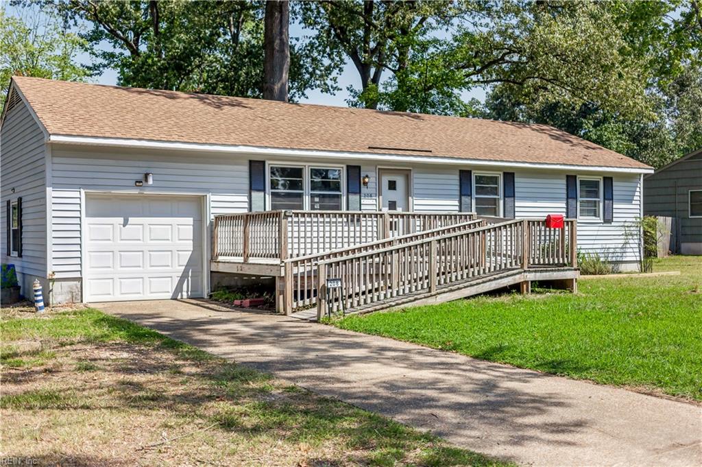 208 Collins DR Property Photo 1