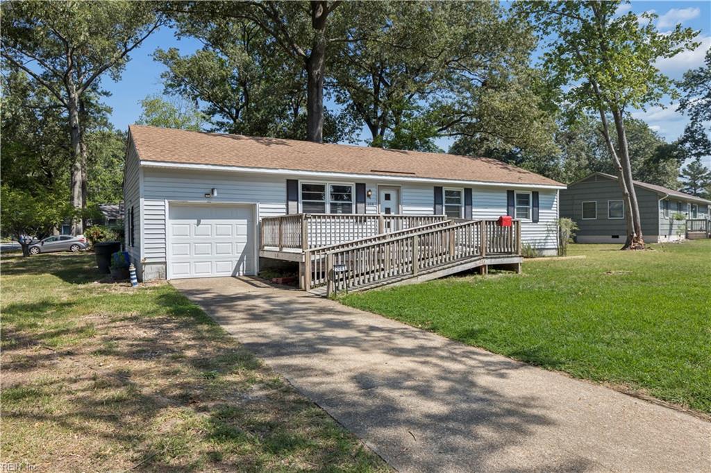 208 Collins Dr Property Photo 3