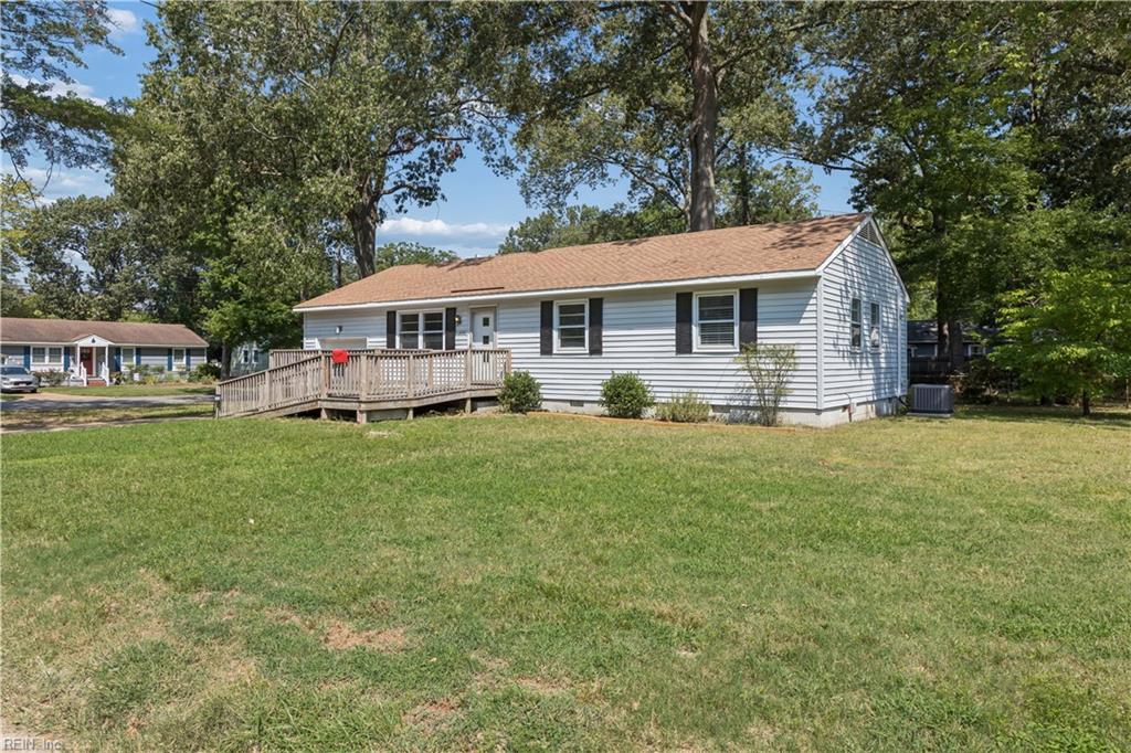 208 Collins Dr Property Photo 4
