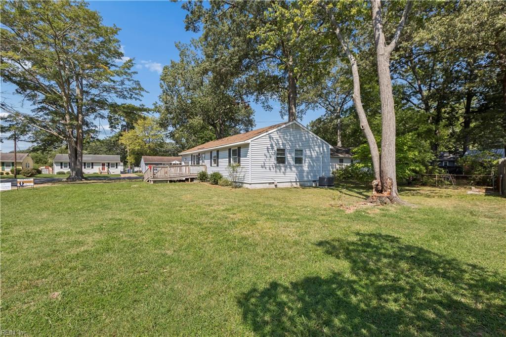 208 Collins Dr Property Photo 5