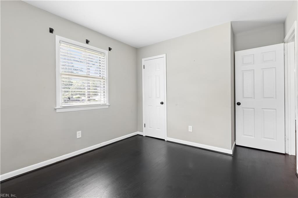 208 Collins Dr Property Photo 25