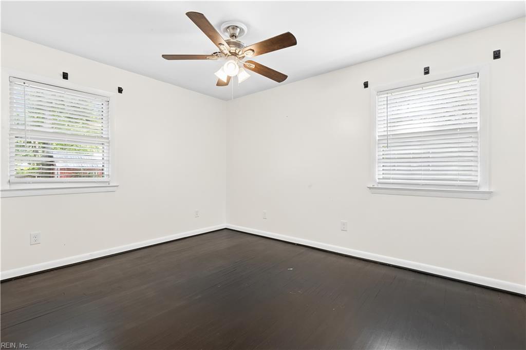 208 Collins Dr Property Photo 26