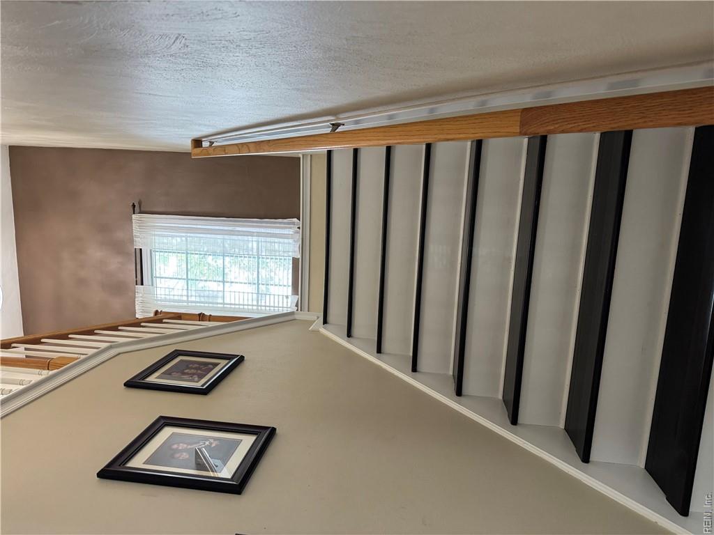 948 Stanhope Gdns Property Photo 2