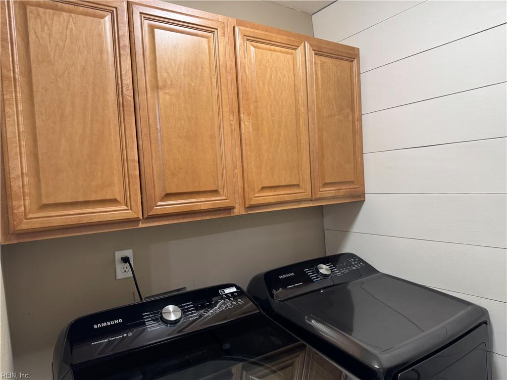 948 Stanhope Gdns Property Photo 6