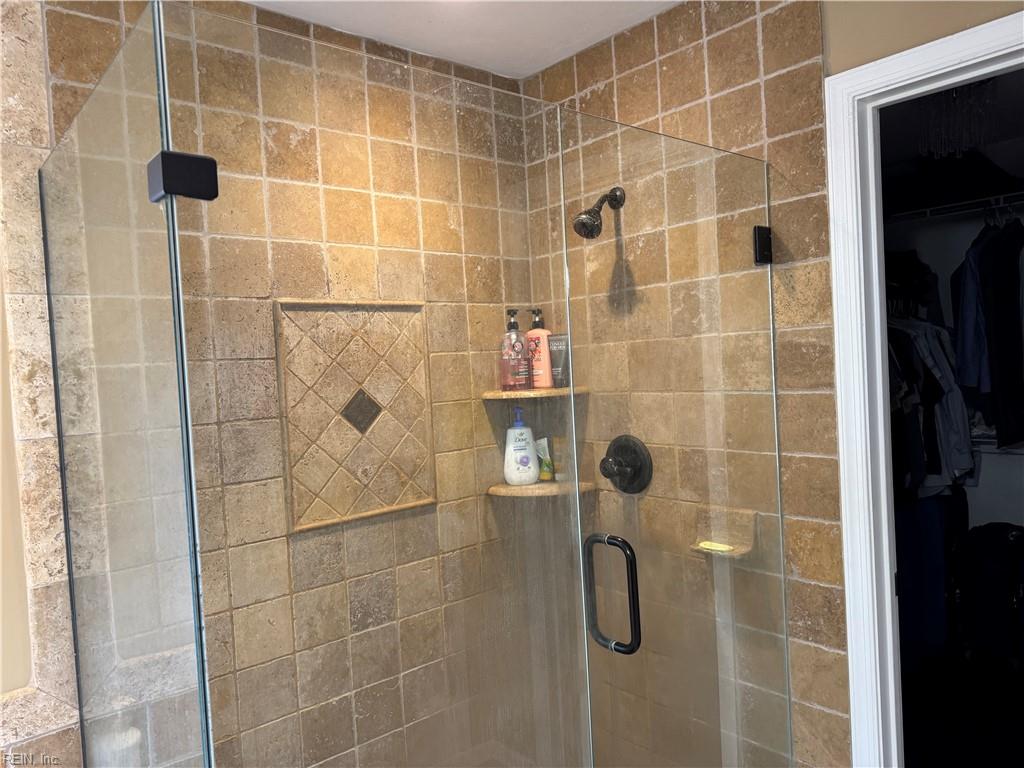 948 Stanhope Gdns Property Photo 9