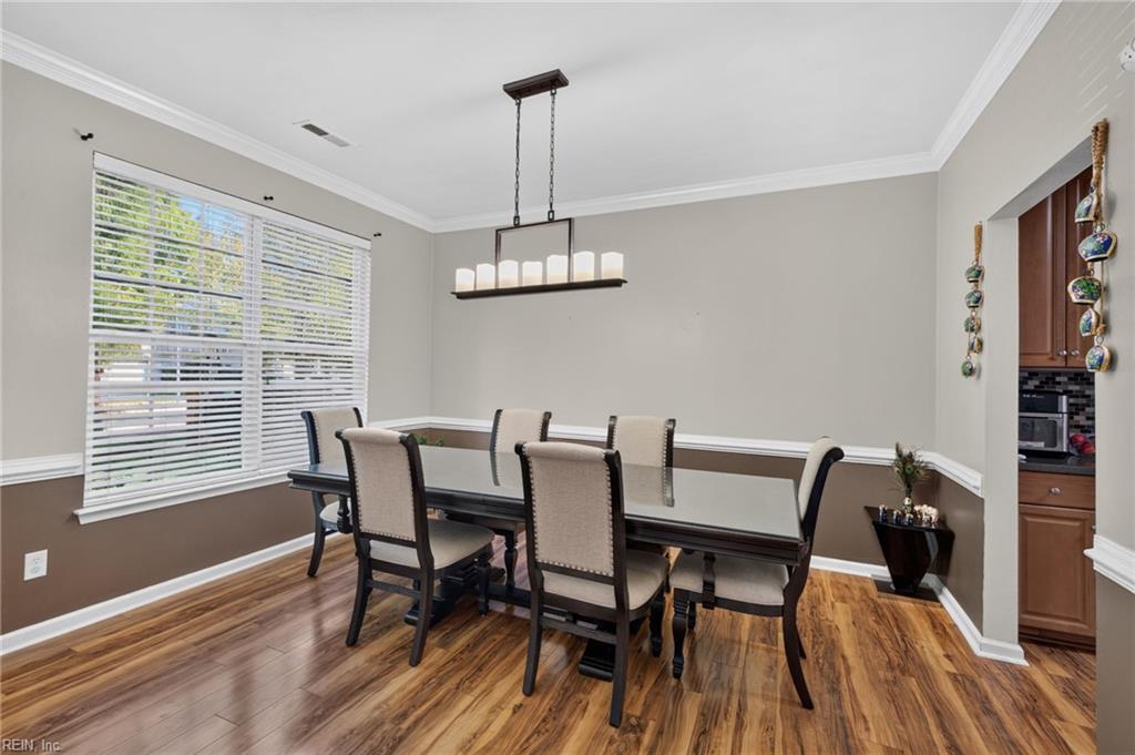 948 Stanhope Gdns Property Photo 24