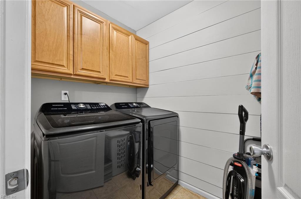 948 Stanhope Gdns Property Photo 31
