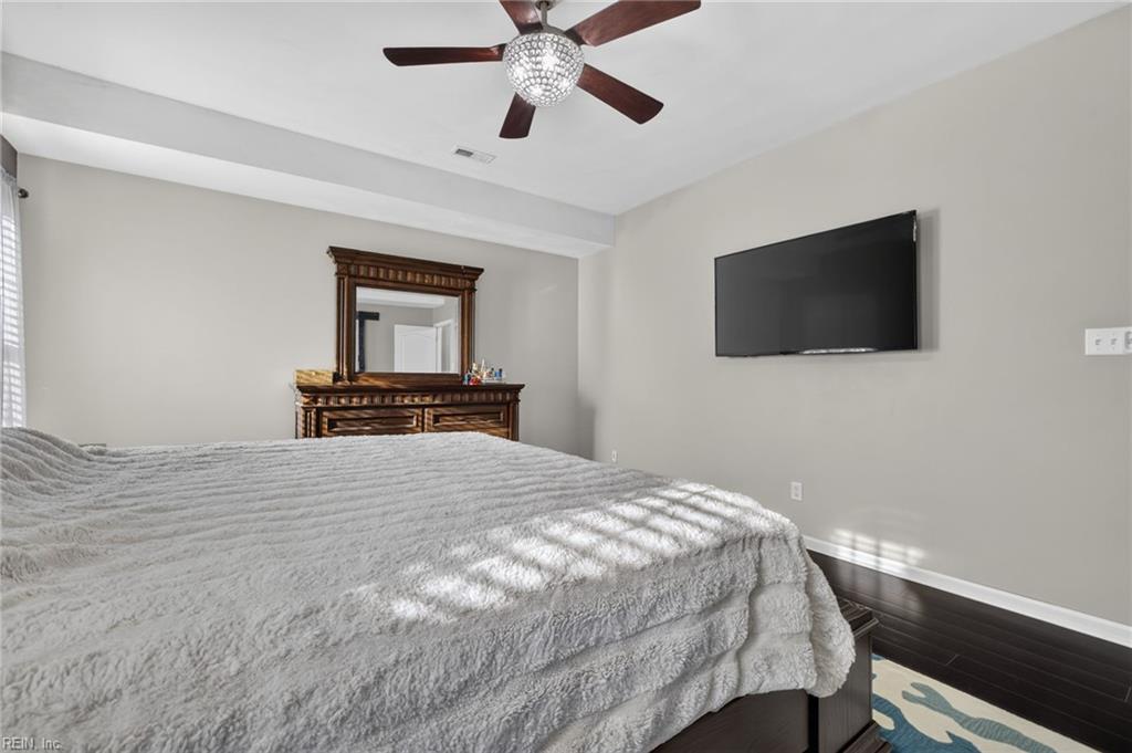 948 Stanhope Gdns Property Photo 39