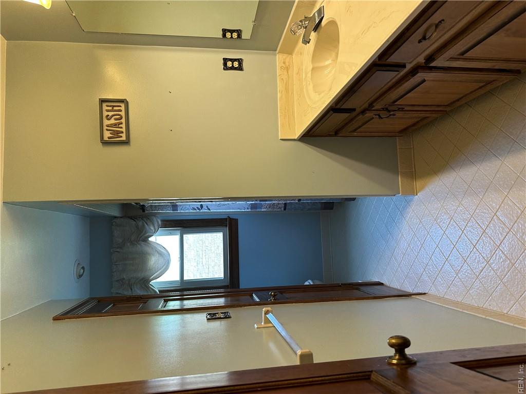 634 Aguilla Dr Property Photo 8