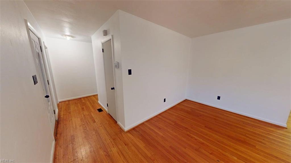 58 College Pl Property Photo 2