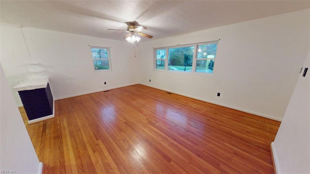 58 College Pl Property Photo 5