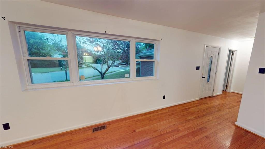 58 College Pl Property Photo 7