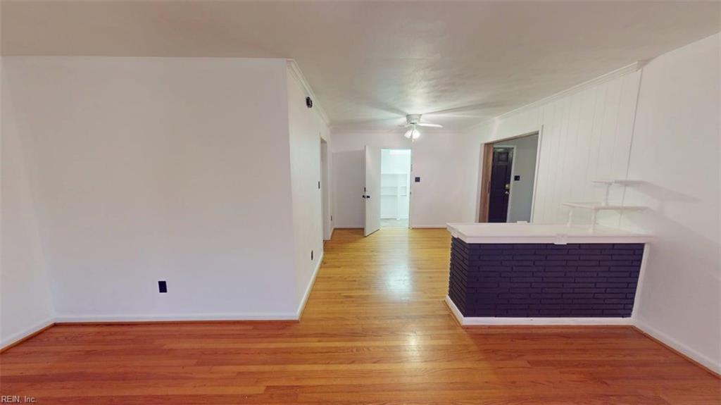 58 College Pl Property Photo 8