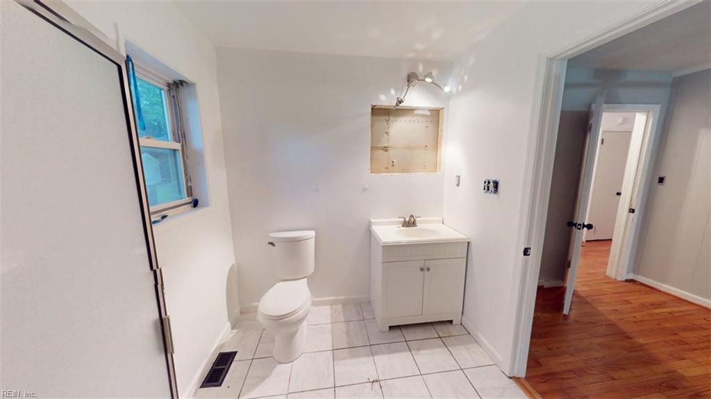 58 College Pl Property Photo 24
