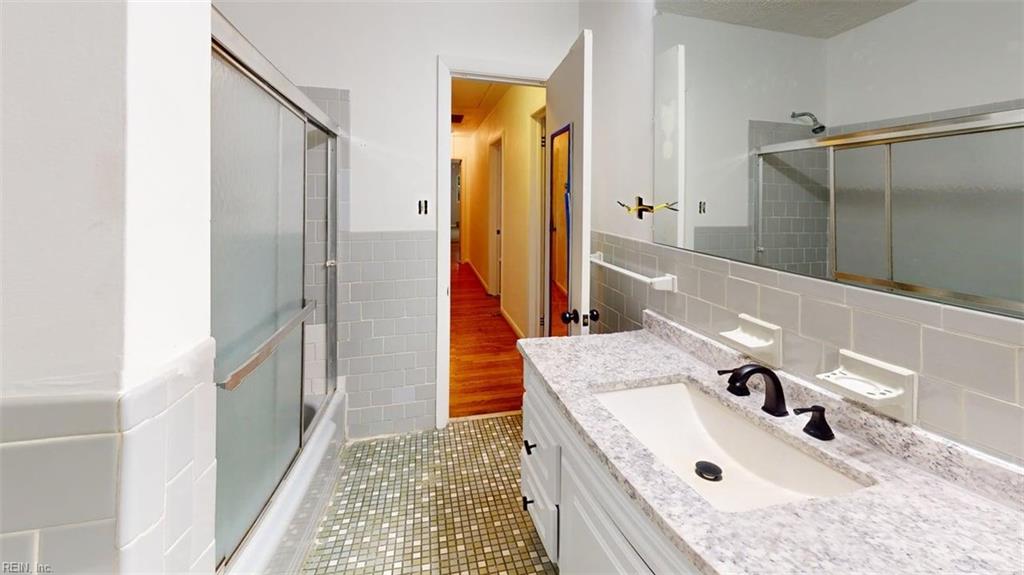 58 College Pl Property Photo 27